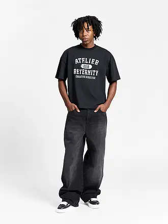 RETERNITY | Camiseta
Produktname: Camiseta
Marke: RETERNITY
Farbe: negro
Kategorien: Moda, Hombre
Ärmellänge: Manga corta
Ausschnitt: Cuello redondo
Material: Algodón
Musterung: Estampado
Passform (Oberbekleidung): Suelto |